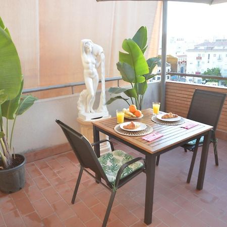 Habitacion Grande Con Terraza Privada, Malaga Centro Luaran gambar