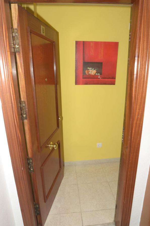 Habitacion Grande Con Terraza Privada, Malaga Centro Luaran gambar