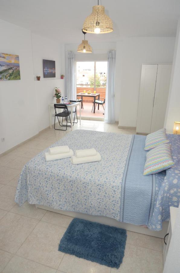 Habitacion Grande Con Terraza Privada, Malaga Centro Luaran gambar