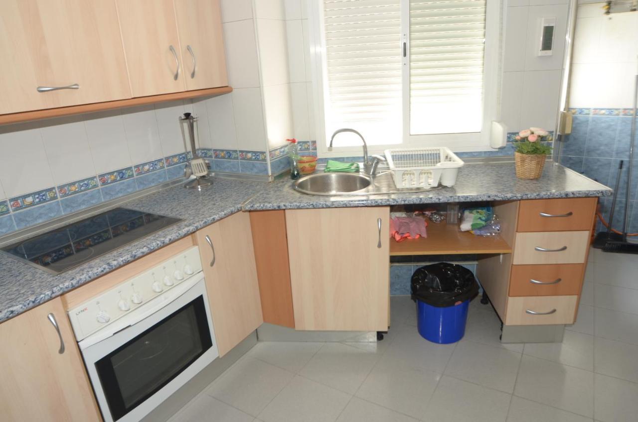 Habitacion Grande Con Terraza Privada, Malaga Centro Luaran gambar