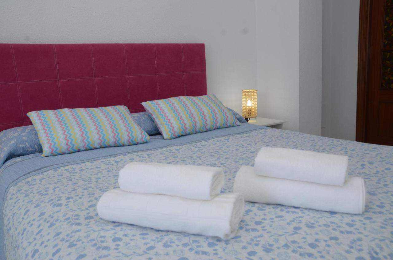 Habitacion Grande Con Terraza Privada, Malaga Centro Luaran gambar