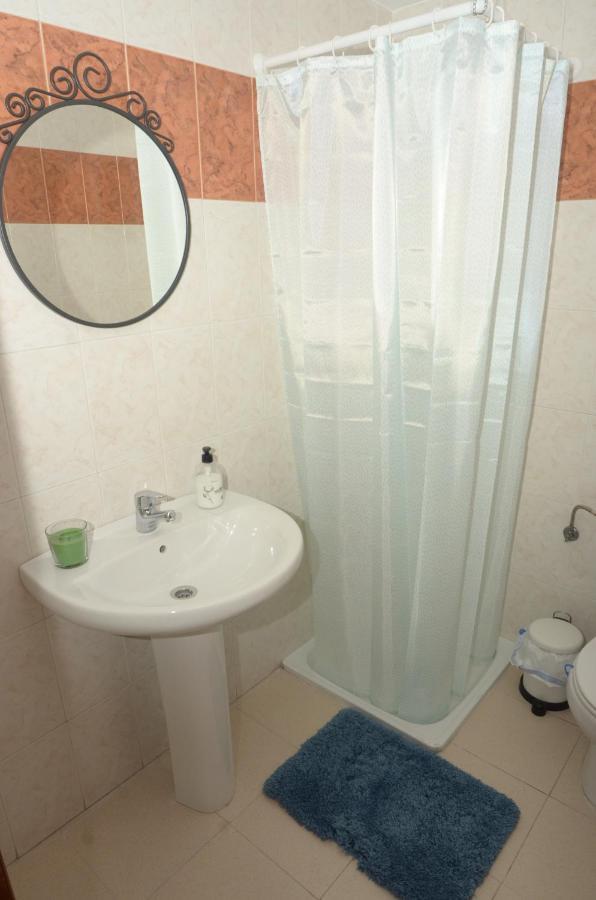 Habitacion Grande Con Terraza Privada, Malaga Centro Luaran gambar
